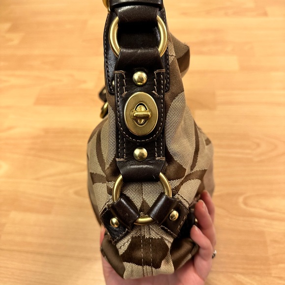 AUTHENTIC Coach Carly Signature Print Hobo Shoulder Bag - Picture 5 of 8